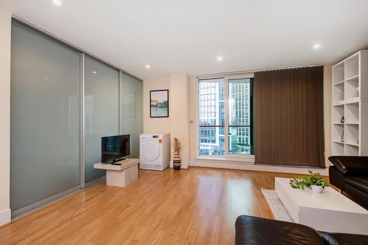 Compact Flat With A River View Close To Big Ben Apartment London